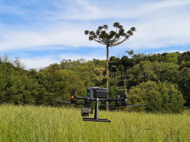 Read more about the article Projeto de pesquisa agrícola utiliza drone para coleta de imagens em SC