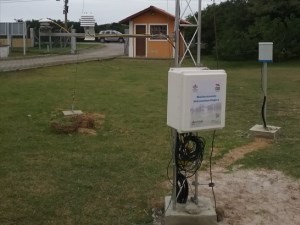Leia mais sobre o artigo Epagri/Ciram e CASAN viabilizam monitoramento meteorológico na praia da Armação do Pântano do Sul em Florianópolis