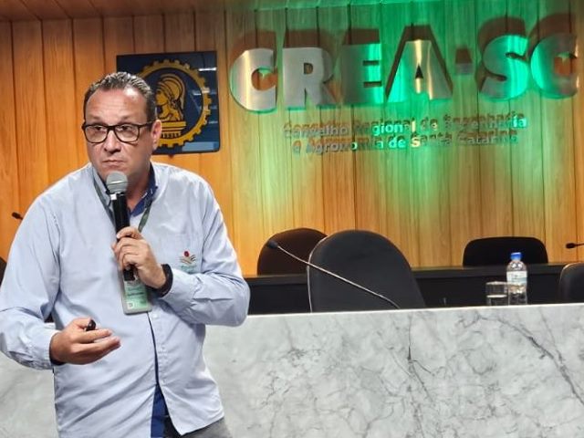 Leia mais sobre o artigo Epagri/Ciram presente no 10º Seminário de Meio Ambiente do CREA/SC na qual debateu soluções para desastres ambientais