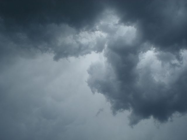 Leia mais sobre o artigo Madrugada de domingo (08/06) marcada por chuva e temporais isolados em SC